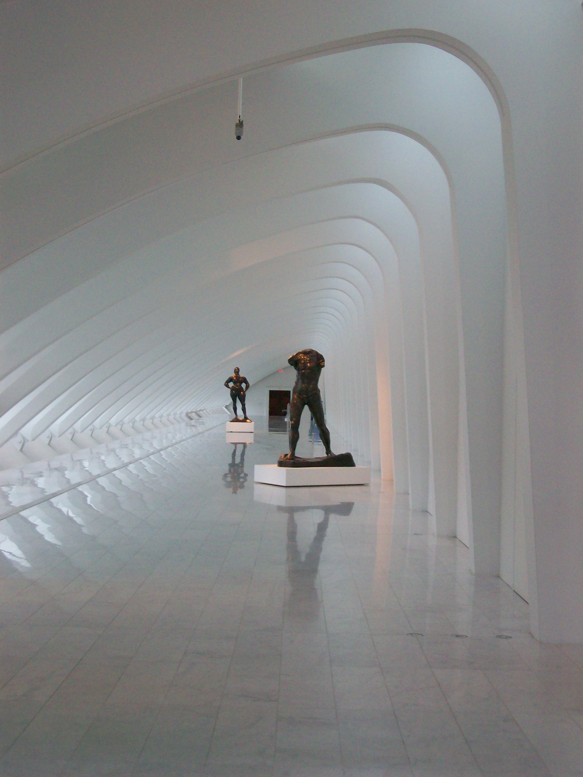Calatrava's Milwaukee Art Museum - The Cathedral-like Connections to the Gallery