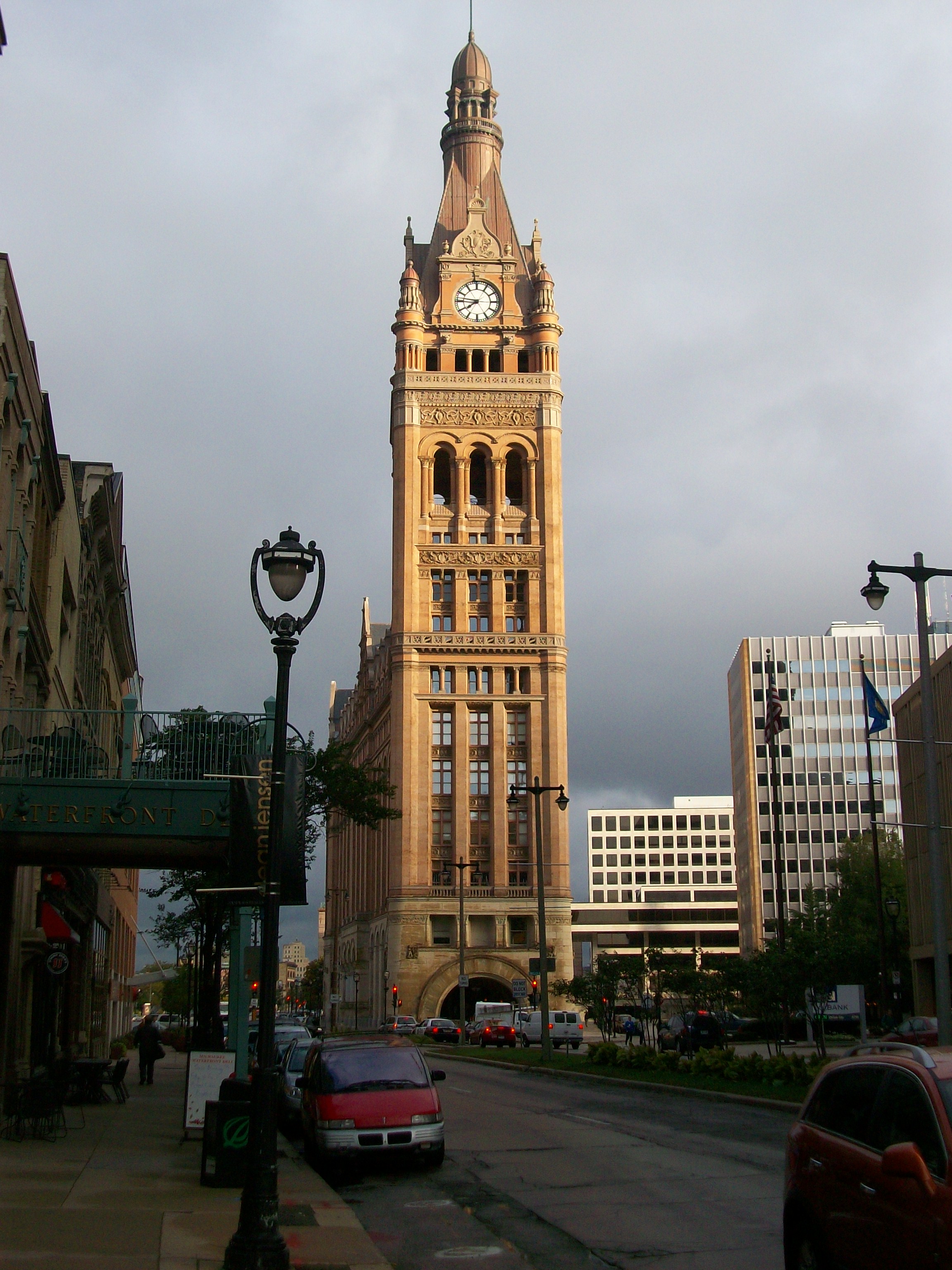 Milwaukee City Hall Exterior View