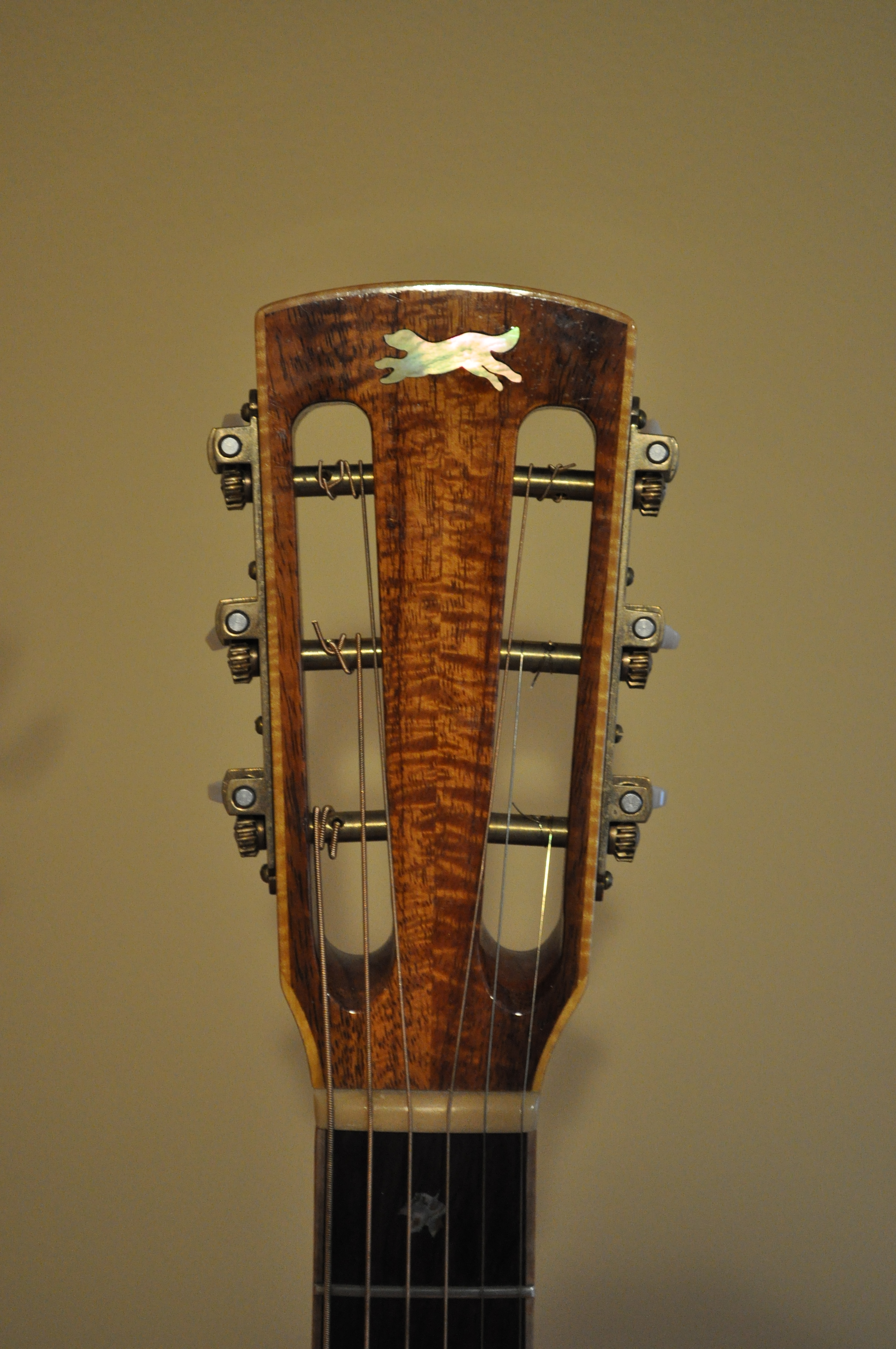 Running Dog Guitar Slotted Headstock