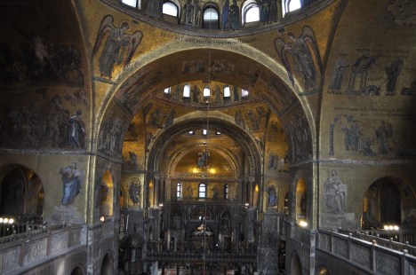 Nave of Basilica di San Marco